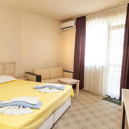 Ravda Bay Guest House ภายนอก รูปภาพ