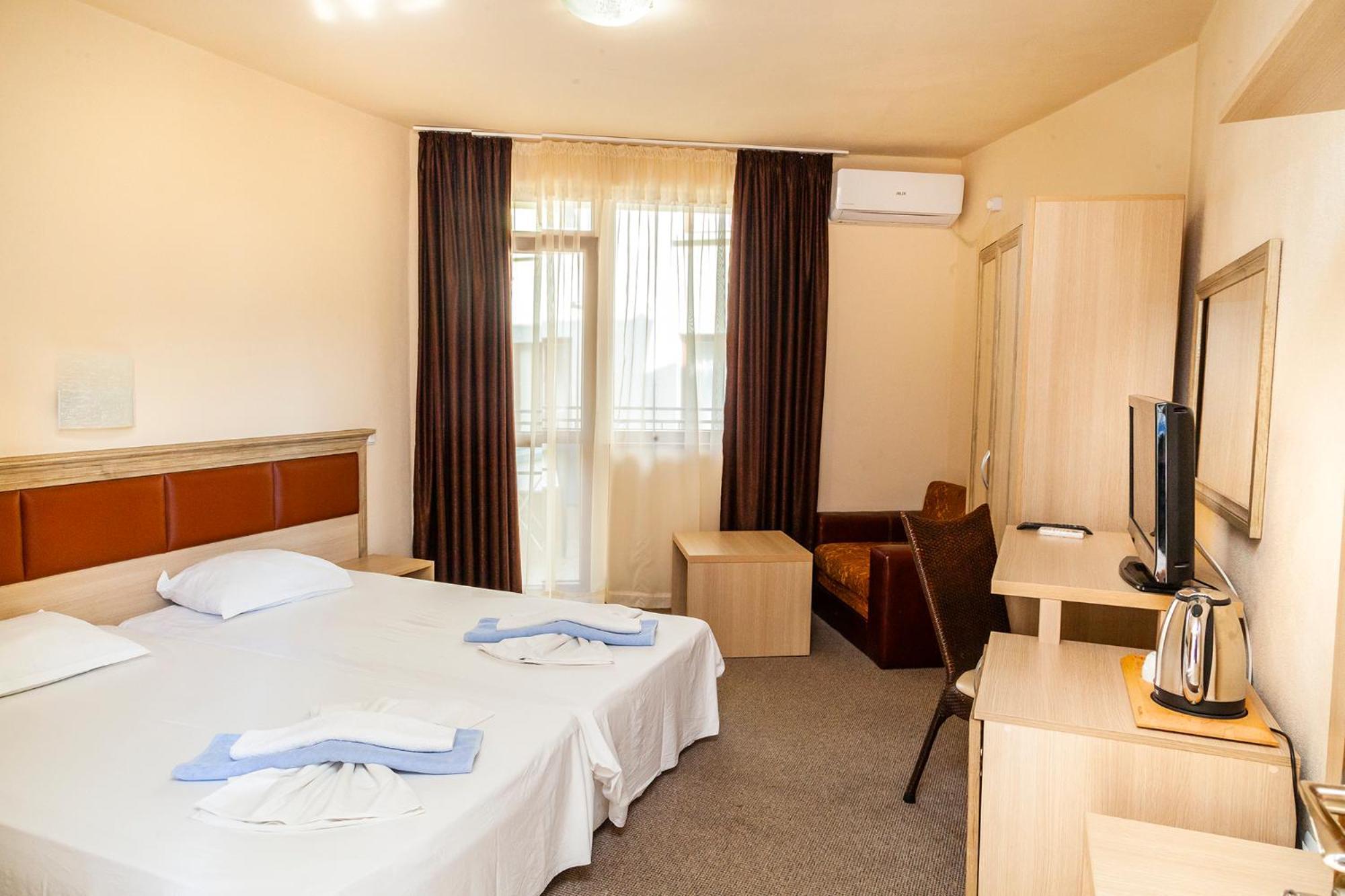 Ravda Bay Guest House ภายนอก รูปภาพ