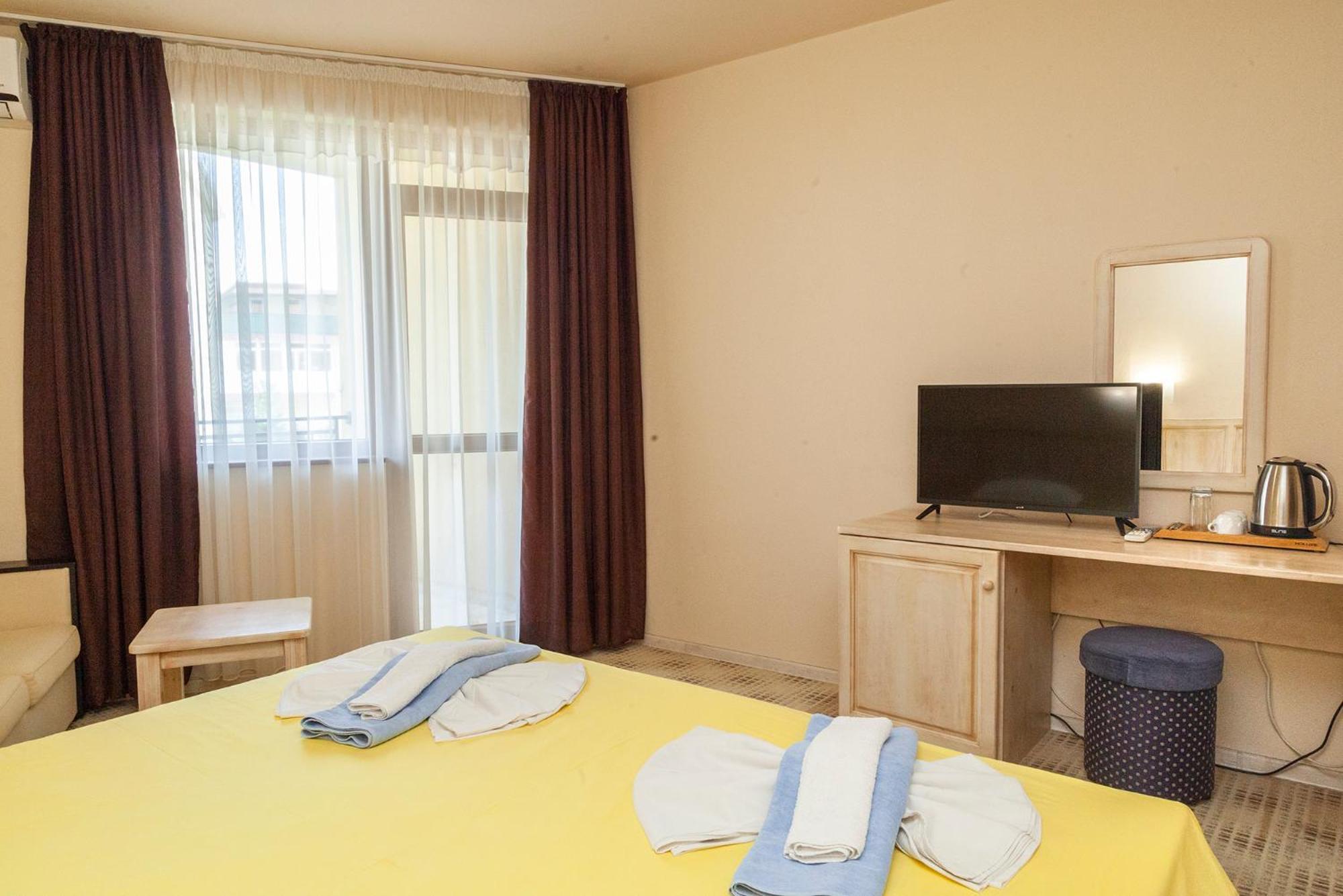 Ravda Bay Guest House ภายนอก รูปภาพ