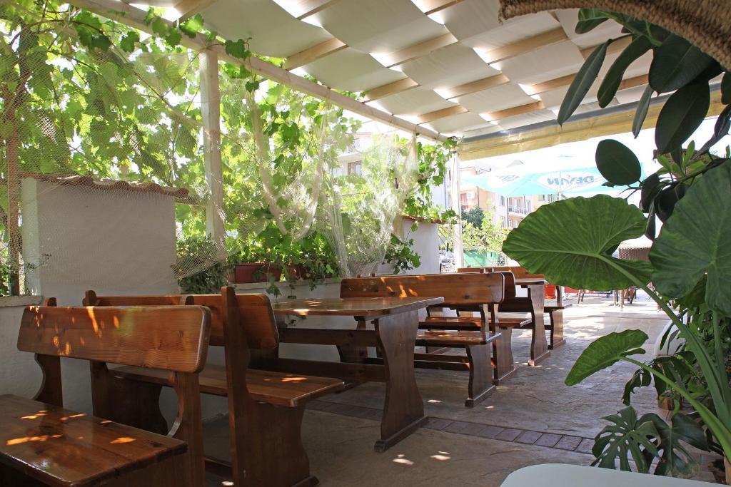 Ravda Bay Guest House ภายนอก รูปภาพ